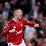 Benjamin Sesko atingiu a meta 'inacreditável' do Man Utd definida por Rio Ferdinand no verão passado