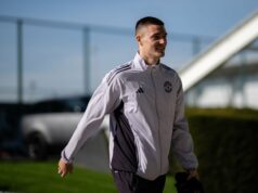 Benjamin Sesko diz que um de seus companheiros de equipe no Man Utd o ajuda muito nos treinos Benjamin Sesko diz que um de seus companheiros de equipe no Man Utd o ajuda muito nos treinos