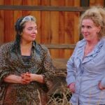 Beverley Callard, de I'm A Celebrity All Stars, declarou furiosamente 'up yours' ao boxeador David Haye quando ele a enviou para o temido acampamento de Savannah Scrub