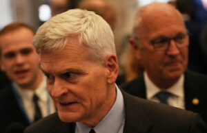 Bill Cassidy apoiou a burocracia da DEI em 4 votações importantes no Senado Bill Cassidy apoiou a burocracia da DEI em 4 votações importantes no Senado