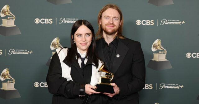 GettyImages-2258921843.jpg Billie Eilish apagou o Grammy