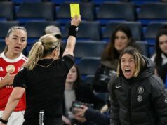 Bompastor, técnico do Chelsea, furioso com a chegada do Arsenal às semifinais da Liga dos Campeões feminina Bompastor, técnico do Chelsea, furioso com a chegada do Arsenal às semifinais da Liga dos Campeões feminina