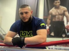 Boxeador lutando pela vida após ‘ataque de gangue’, vários policiais atacaram em Sydney Humzah Khalid está lutando pela vida depois de ser baleado em um suposto ataque a gangues.