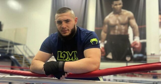 Humzah Khalid está lutando pela vida depois de ser baleado em um suposto ataque a gangues.