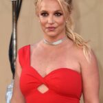 Britney Spears acusada de contravenção DUI envolvendo drogas e álcool