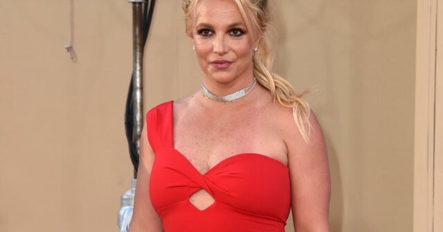 Britney Spears acusada de contravenção DUI envolvendo drogas e álcool
