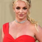 Britney Spears, 44, entrou em uma clínica de reabilitação para procurar tratamento para problemas de abuso de substâncias após sua prisão por dirigir alcoolizada; Ela é vista em 2019