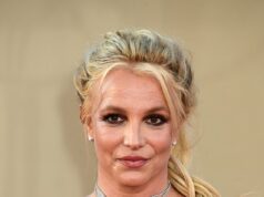 Britney Spears se interna na reabilitação semanas após prisão por dirigir alcoolizada Britney Spears, 44, entrou em uma clínica de reabilitação para procurar tratamento para problemas de abuso de substâncias após sua prisão por dirigir alcoolizada; Ela é vista em 2019