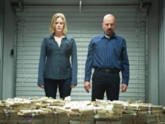 Bryan Cranston defende a esposa Skyler de ‘Breaking Bad’ de fãs que pensavam que ela era uma ‘vadia’: ‘O marido dela vai embora sem qualquer explicação … Ele está produzindo metanfetamina de cristal’ Bryan Cranston defende a esposa Skyler de 'Breaking Bad' de fãs que pensavam que ela era uma 'vadia': 'O marido dela vai embora sem qualquer explicação ... Ele está produzindo metanfetamina de cristal'