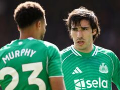 Bryan Robson alerta o Man Utd sobre o maior obstáculo que eles enfrentam para contratar um meio-campista altamente cotado da Premier League neste verão Bryan Robson alerta o Man Utd sobre o maior obstáculo que eles enfrentam para contratar um meio-campista altamente cotado da Premier League neste verão