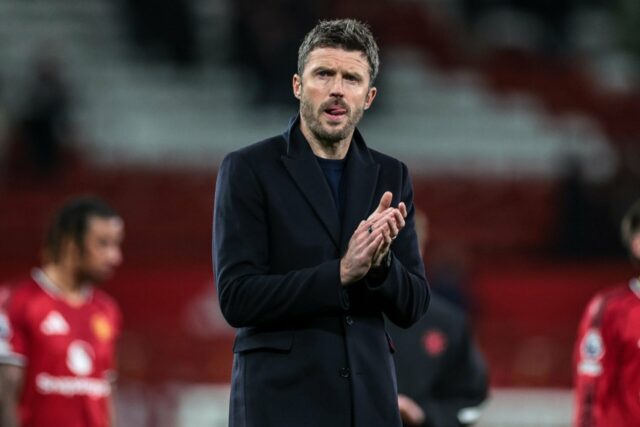 Bryan Robson diz que Michael Carrick só deveria conseguir o Bryan Robson diz que Michael Carrick só deveria conseguir o emprego permanente no Man Utd com uma condição