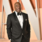 Kamala Harris sendo entrevistada por Stephen Colbert