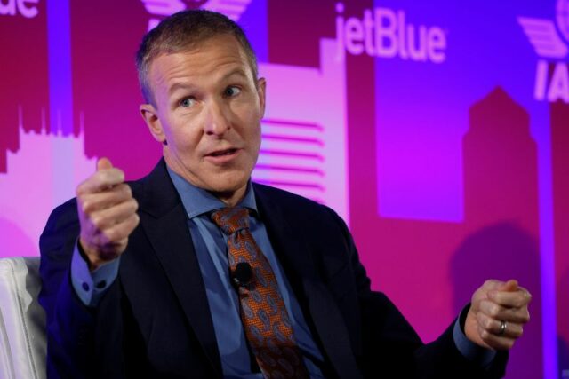 CEO da United Airlines apresentou parceria com a American Airlines CEO da United Airlines apresentou parceria com a American Airlines em reunião com Trump, dizem fontes