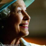 A Rainha Elizabeth II, retratada em 2004, é tema de um novo documentário com algumas imagens inéditas