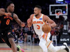 CJ McCollum e Hawks se recuperam tarde para chocar Knicks no jogo 2 dos playoffs da NBA CJ McCollum em ação.