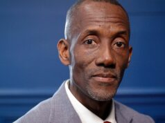 CNews da França sob investigação por discurso de ódio após comentários direcionados a prefeito negro CNews da França sob investigação por discurso de ódio após comentários direcionados a prefeito negro