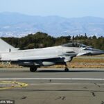 Dois caças Typhoon voaram da RAF Lossiemouth, na Escócia (imagem de arquivo de um tufão britânico FGR4)