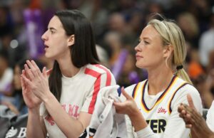 Caitlin Clark envia mensagem para Sophie Cunningham em meio à agência gratuita da WNBA Caitlin Clark envia mensagem para Sophie Cunningham em meio à agência gratuita da WNBA