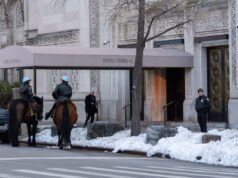 Câmara considera projeto de lei para criar ‘zonas tampão’ fora dos locais de culto para evitar o caos dos protestos Câmara considera projeto de lei para criar 'zonas tampão' fora dos locais de culto para evitar o caos dos protestos