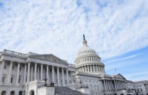 Câmara dos EUA rejeita último esforço para reduzir o poder de Trump de travar a guerra no Irã Câmara dos EUA rejeita último esforço para reduzir o poder de Trump de travar a guerra no Irã