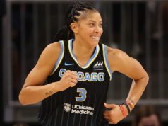 Candace Parker, da Amazon, prevê grande temporada da WNBA na loja: ‘Há mais movimento do que já vimos’ CHICAGO, ILLINOIS - AUGUST 31: Candace Parker #3 of the Chicago Sky celebrates a basket against the Connecticut Sun during the second half in Game Two of the 2022 WNBA Playoffs semifinals at Wintrust Arena on August 31, 2022 in Chicago, Illinois. NOTE TO USER: User expressly acknowledges and agrees that, by downloading and/or using this photograph, User is consenting to the terms and conditions of the Getty Images License Agreement. (Photo by Michael Reaves/Getty Images)