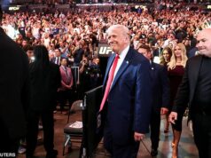 Caos do bloqueio do petróleo: Trump promete barrar todos os navios do Estreito de Ormuz HOJE enquanto as negociações de paz com o Irã fracassam… e Israel aumenta a ‘prontidão’ para mais combates Donald Trump (foto) lançou o mundo no caos ontem ao anunciar que a América bloquearia 'todo e qualquer navio' que tentasse usar o Estreito de Ormuz