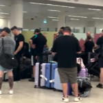 Caos nas viagens após mala abandonada ser despejada em grande aeroporto