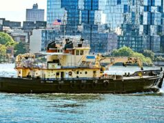 Capitão do barco atropelou o veleiro, matando três meninas do acampamento de vela: documentos judiciais Homem acusado de conexão com o assassinato do popular velejador 'Capitão Bill' 5 meses após sua morte