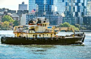 Capitão do barco atropelou o veleiro, matando três meninas do acampamento de vela: documentos judiciais Homem acusado de conexão com o assassinato do popular velejador 'Capitão Bill' 5 meses após sua morte