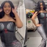 Cardi B é uma sereia da vida real com um hipnotizante vestido de concha