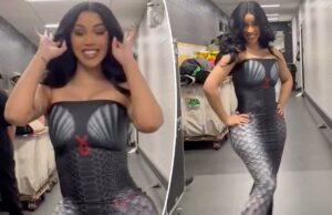 Cardi B é uma sereia da vida real com um hipnotizante vestido de concha Cardi B é uma sereia da vida real com um hipnotizante vestido de concha