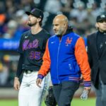 O arremessador do Mets Clay Holmes (35) é eliminado na sexta entrada contra o Athletics no Citi Field, sexta-feira, 10 de abril de 2026, em Queens, NY.