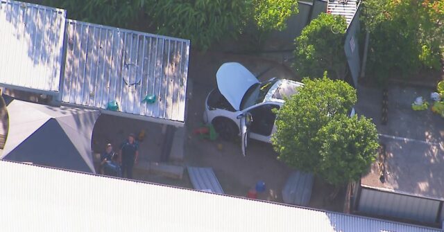 Carro atinge creche no leste de Brisbane Carro atinge creche no leste de Brisbane