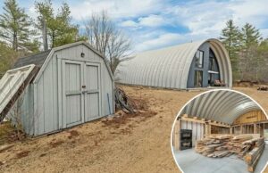 Casa ‘Handyman special’ em estilo cabana Quonset chega ao mercado por menos de US $ 300 mil no Maine Uma casa em estilo cabana Quonset com exterior inacabado e um pequeno galpão na frente.