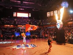 Casal WNBA é honesto sobre sua jornada de fertilidade Connecticut Sun couple