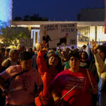 Centenas de israelenses se manifestam enquanto negociações de paz EUA-Irã estagnam
