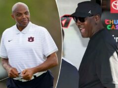 Charles Barkley e Michael Jordan dão um grande passo para reparar a amizade após uma briga de 14 anos Charles Barkley segura um taco de golfe durante uma rodada de treinos para o Arnold Palmer Invitational.