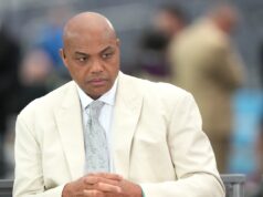 Charles Barkley envia aviso a LeBron James e Lakers para os playoffs Charles Barkley working for TNT during NCAA mens basketball tournament