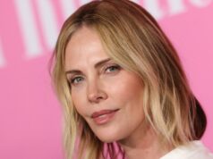 Charlize Theron usou o biquíni amarelo dos nossos sonhos durante as férias no Havaí trajes de banho de duas peças