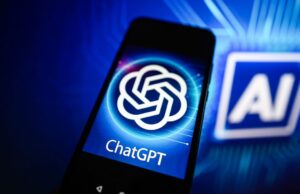 ChatGPT finalmente oferece plano Pro de US$ 100/mês In this photo illustration a Chat GPT logo is seen displayed on a smartphone with Artificial Intelligence (AI) logo in the background.