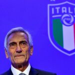 Chefe da federação italiana de futebol renuncia após fracasso na Copa do Mundo