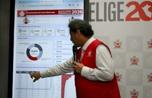 Chefe eleitoral do Peru renuncia em meio à frustração com longa contagem de votos Chefe eleitoral do Peru renuncia em meio à frustração com longa contagem de votos