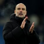 epa12841971 O técnico do Manchester City, Pep Guardiola, comemora depois que seu time marcou o gol de abertura durante a final da Carabao Cup entre Arsenal FC e Manchester City FC, em Londres, Grã-Bretanha, 22 de março de 2026. EPA/TOLGA AKMEN EDITORIAL SOMENTE PARA USO. Não use áudio, vídeo, dados, listas de jogos, logotipos de clubes/ligas, serviços “ao vivo” ou NFTs não autorizados. Uso on-line na partida limitado a 120 imagens, sem emulação de vídeo. Não há uso em apostas, jogos ou publicações de clubes/ligas/jogadores individuais.