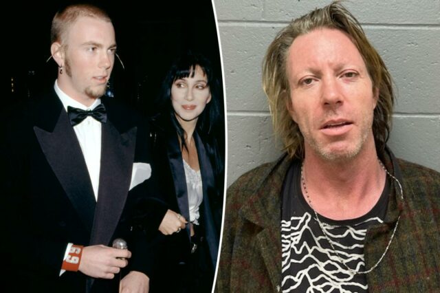 Elijah Blue Allman e Cher participando de um evento.