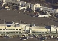 China diz aos cidadãos para não entrarem nos EUA pelo aeroporto Sea-Tac depois que a entrada de estudantes foi negada China diz aos cidadãos para não entrarem nos EUA pelo aeroporto Sea-Tac depois que a entrada de estudantes foi negada