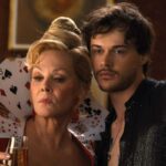 Chris Briney está implorando a seus fãs que assistam ‘Hacks’ desde o início e não apenas sua aparição na 5ª temporada: “É um dos programas mais importantes que existe”