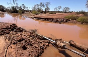 Ciclone Narelle deixa Upper Gascoyne com conta de reparo de estradas de até US$ 10 milhões Ciclone Narelle deixa Upper Gascoyne com conta de reparo de estradas de até US$ 10 milhões