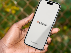 Claude está caído? Antrópico confirma interrupção de Claude, problemas com Cowork. captura de tela do downdetector mostrando relatórios de erros do usuário para claude ai