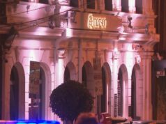 Clientes aterrorizados apanhados em tiroteio em bar popular de Melbourne O bar e boate estavam abertos no momento do tiroteio, que aconteceu pouco antes das 2h.