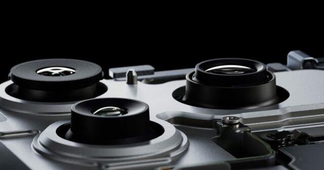 Fabricação de lentes de abertura variável para iPhone 18 Pro supostamente em andamento | A foto mostra o módulo da câmera do iPhone 17 Pro existente